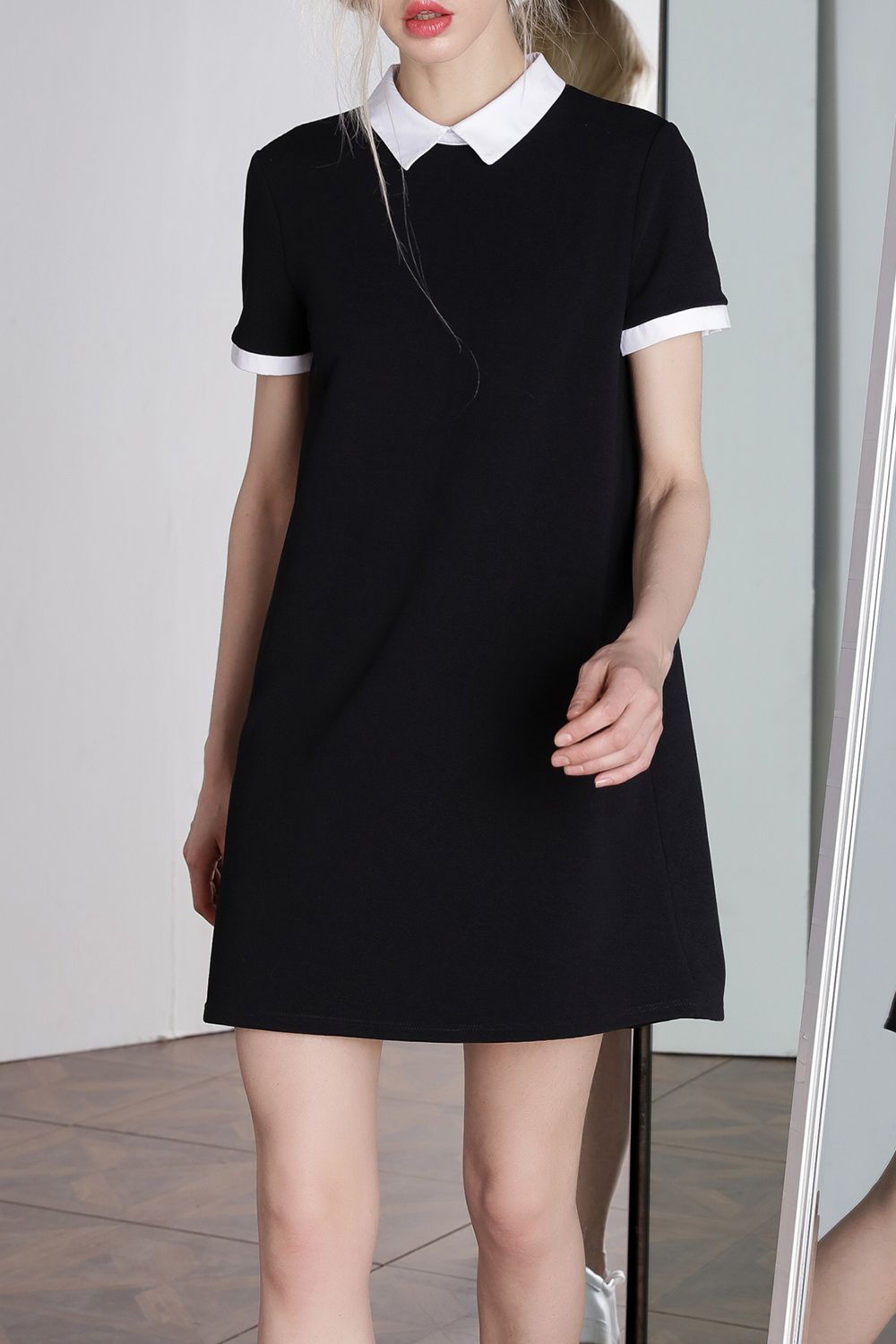 How To Wear Black Collared Dress