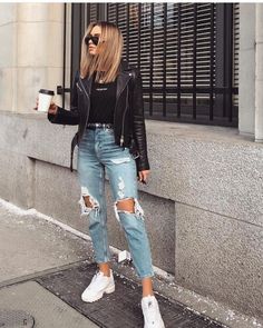 Ripped Boyfriend Jeans Outfit Ideas