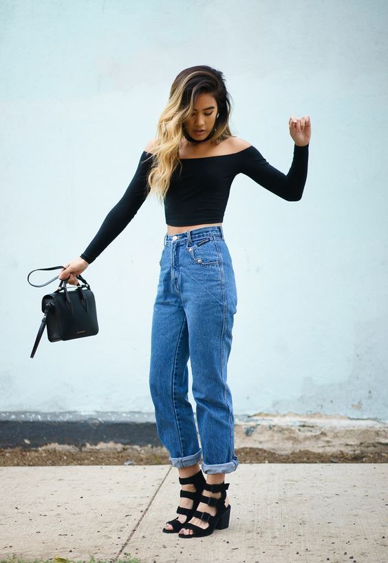 What To Wear With Mom Jeans